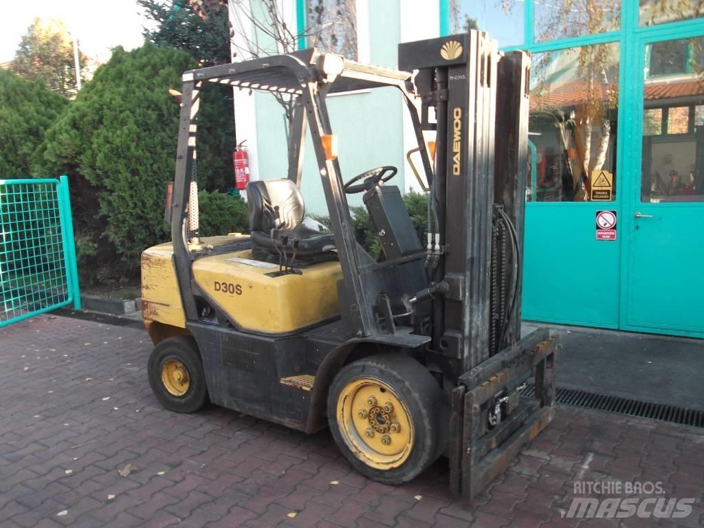 Daewoo D30S3 V-2372 Diiseltõstukid