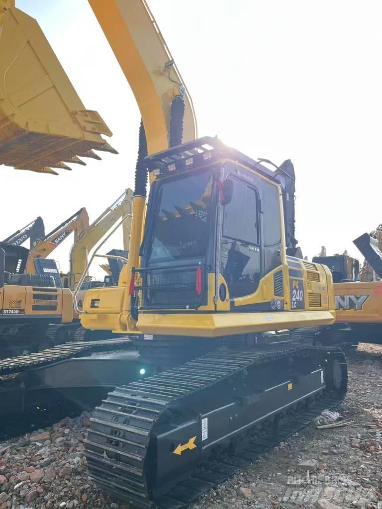 Komatsu 240 LC-8 Roomikekskavaatorid