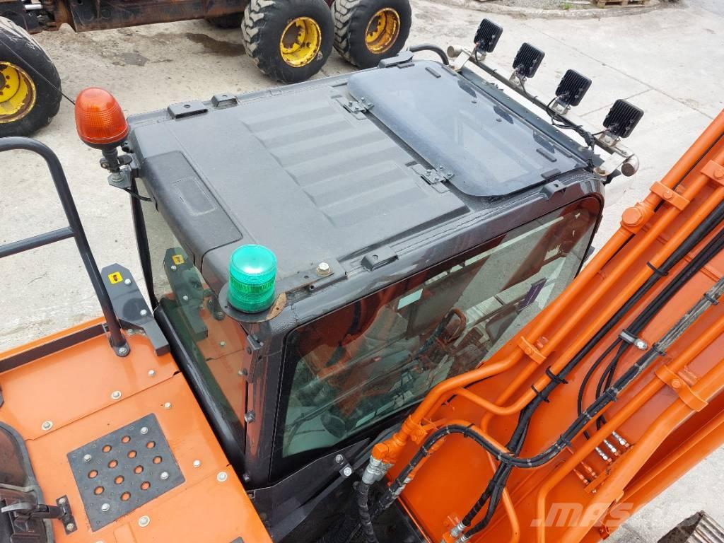 Hitachi ZX210LC-6 Roomikekskavaatorid