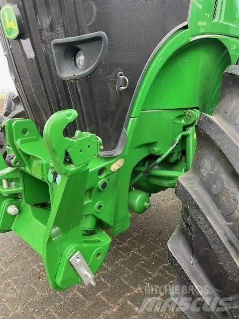 John Deere 7230 R Traktorid
