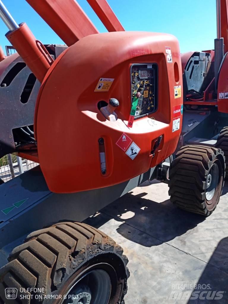 JLG 450 AJ II Iseliikuvad poomtõstukid