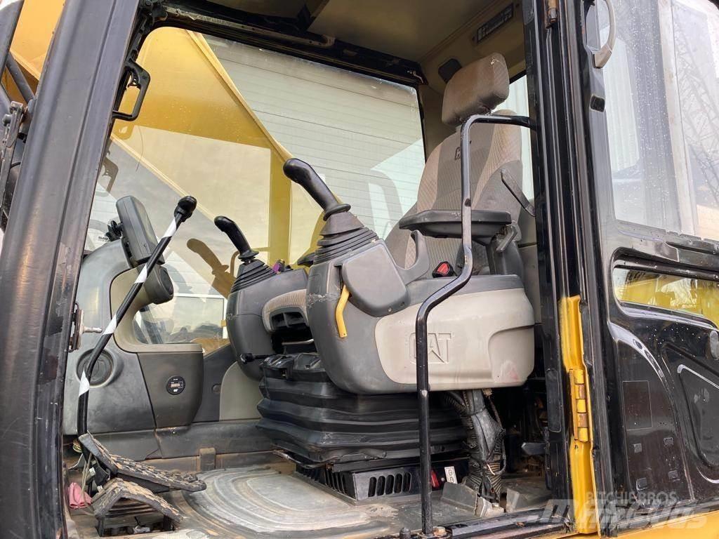 CAT 330DL Roomikekskavaatorid