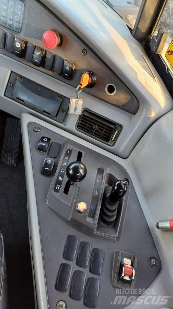 Volvo A 25 F Liigendraamiga pinnaseveokid