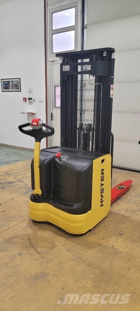 Hyster S 1.4 AC Platvormiga virnastajad