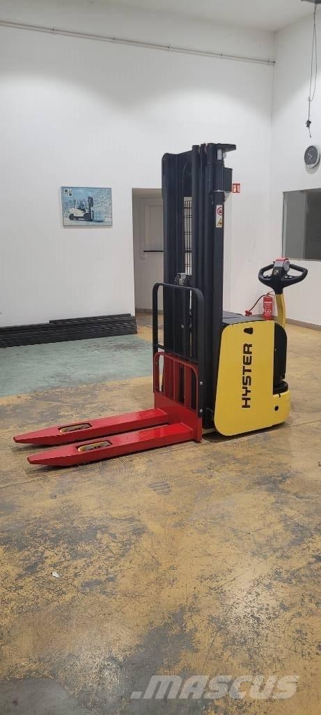 Hyster S 1.4 AC Platvormiga virnastajad
