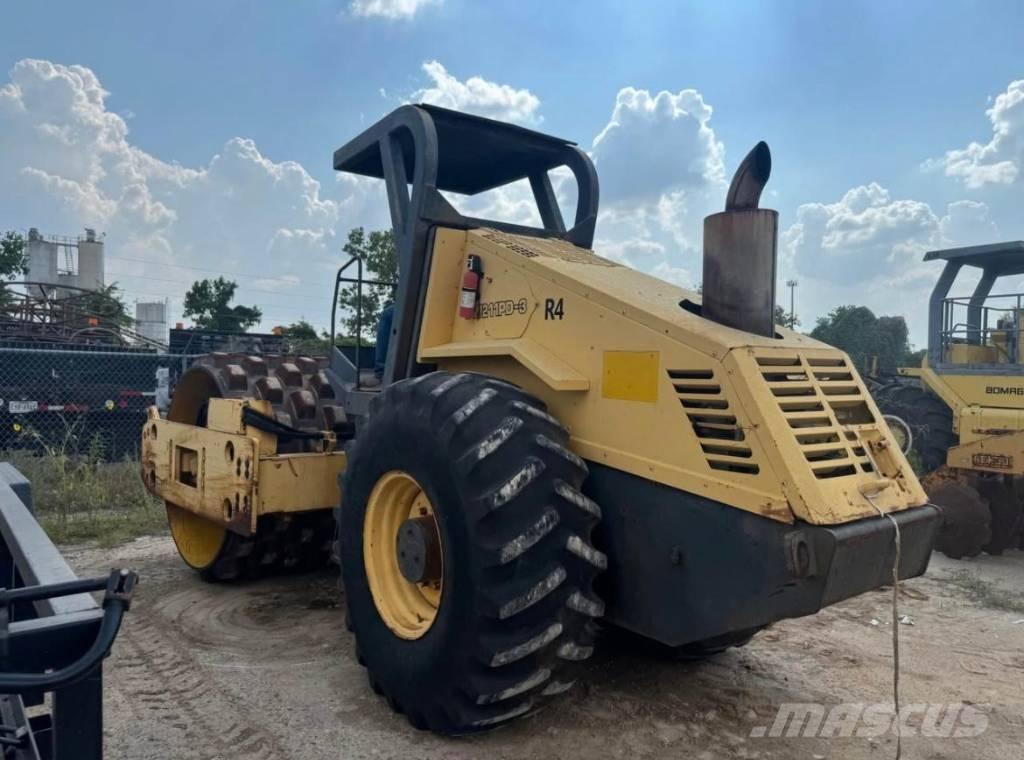 Bomag BW 211 P D-3 Ühe trumliga rullid