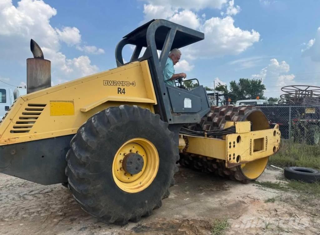Bomag BW 211 P D-3 Ühe trumliga rullid