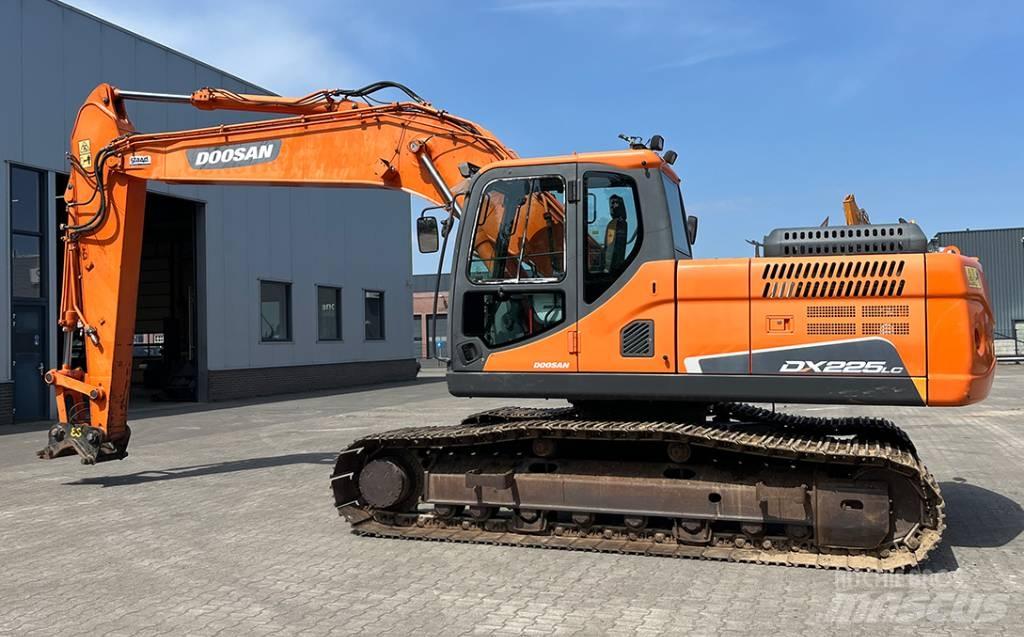 Doosan DX 225 LC-3 Roomikekskavaatorid
