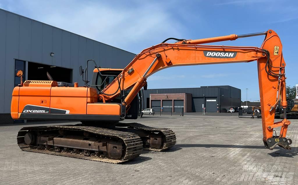 Doosan DX 225 LC-3 Roomikekskavaatorid