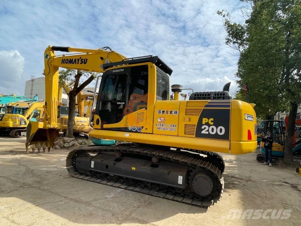 Komatsu PC 200-8 Roomikekskavaatorid