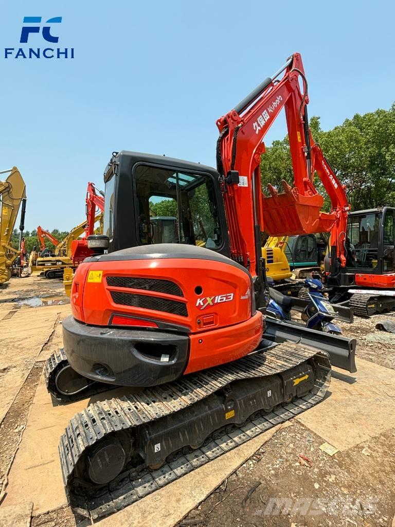 Kubota 163 Roomikekskavaatorid