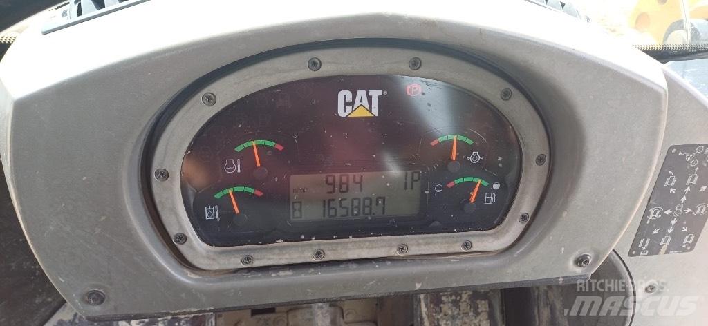 CAT 963 D Roomiklaadurid