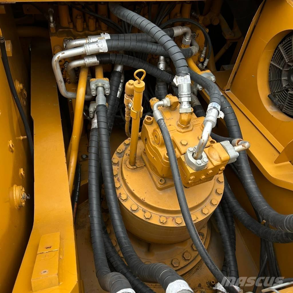 CAT 330D2 Roomikekskavaatorid