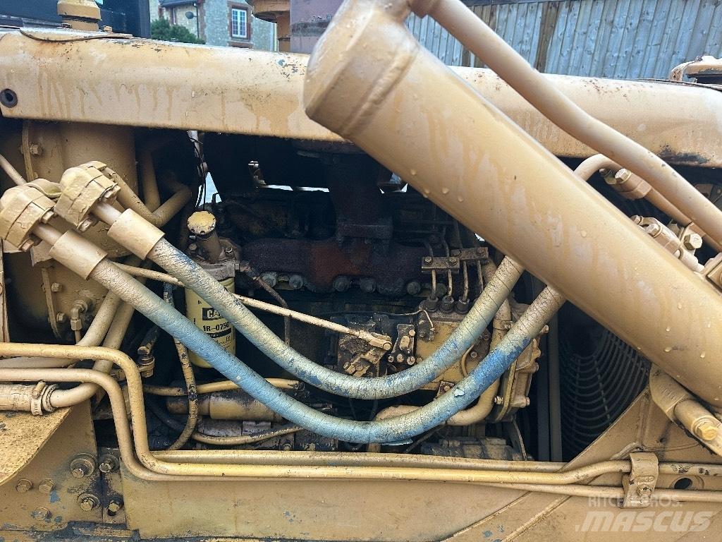 CAT D 4 D Buldooserid