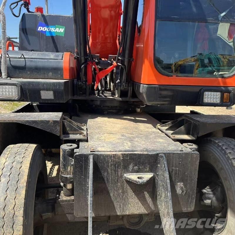 Doosan DX150W Ratasekskavaatorid