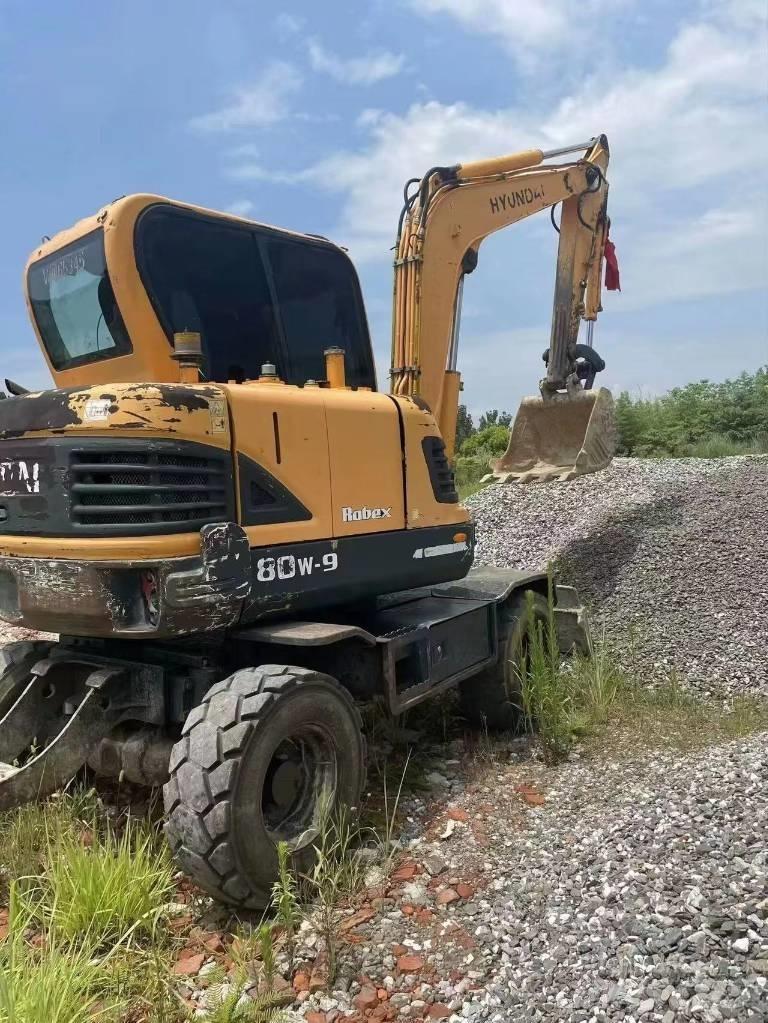 Hyundai 60W-9 Ratasekskavaatorid