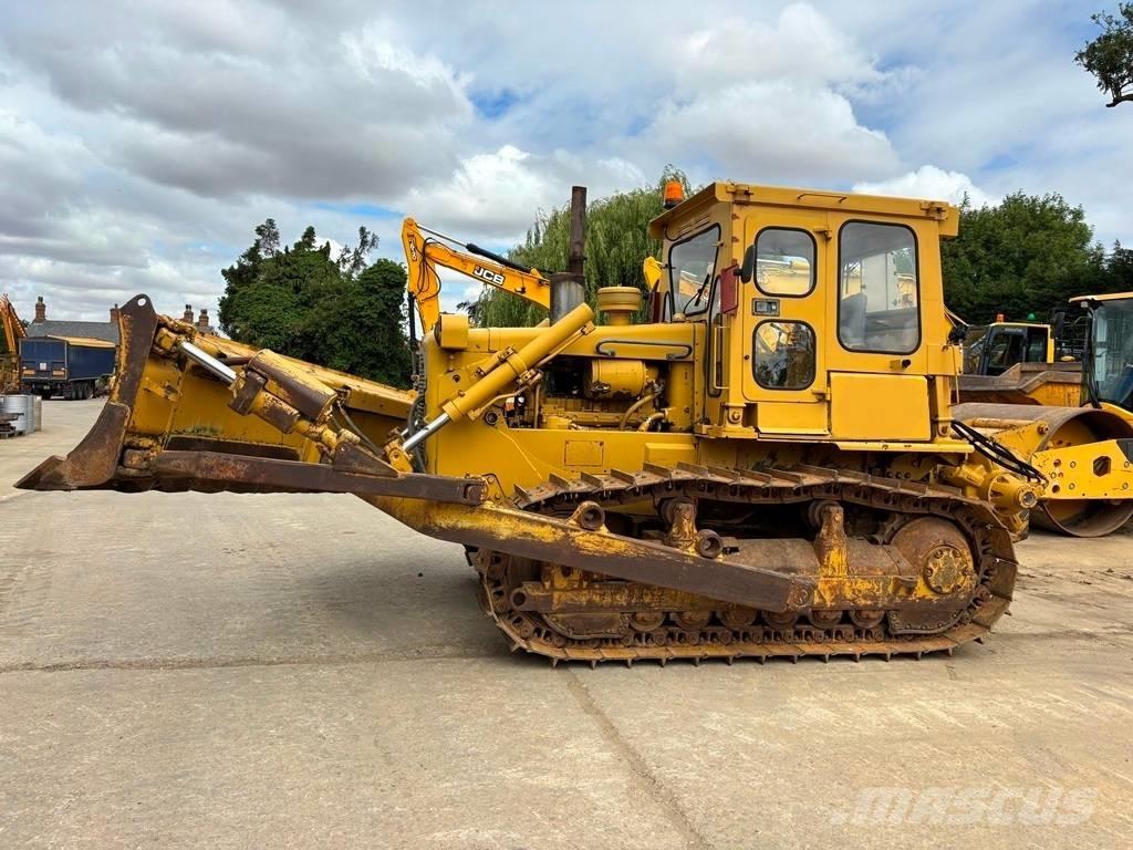 CAT D 6 D Buldooserid