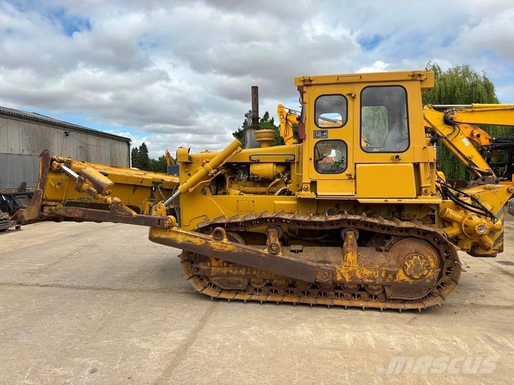 CAT D 6 D Buldooserid
