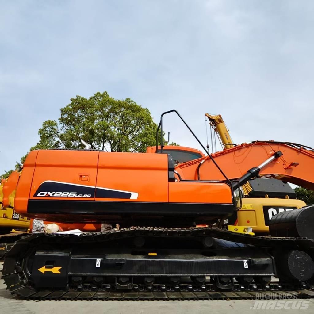 Doosan DX 225 LC Roomikekskavaatorid