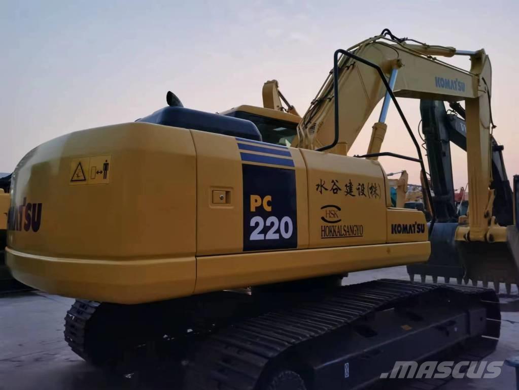 Komatsu PC 220-7 Roomikekskavaatorid