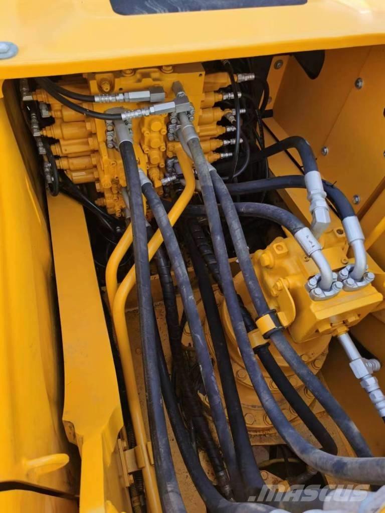 Komatsu PC 220-7 Roomikekskavaatorid