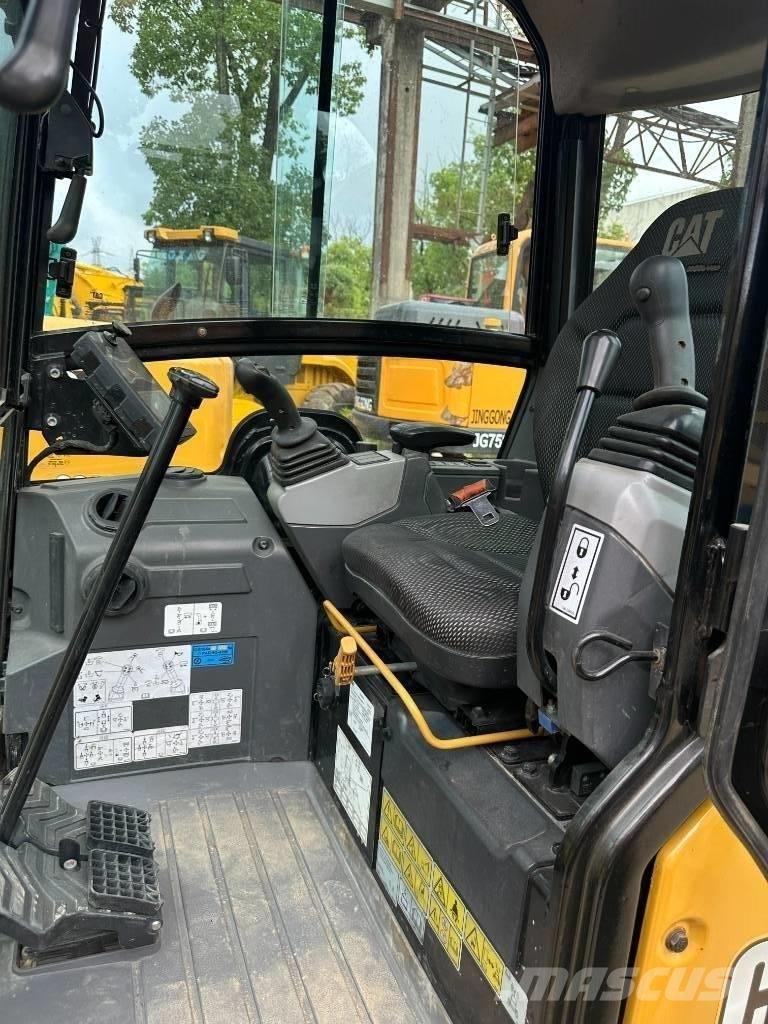 CAT 302 Miniekskavaatorid < 7 t