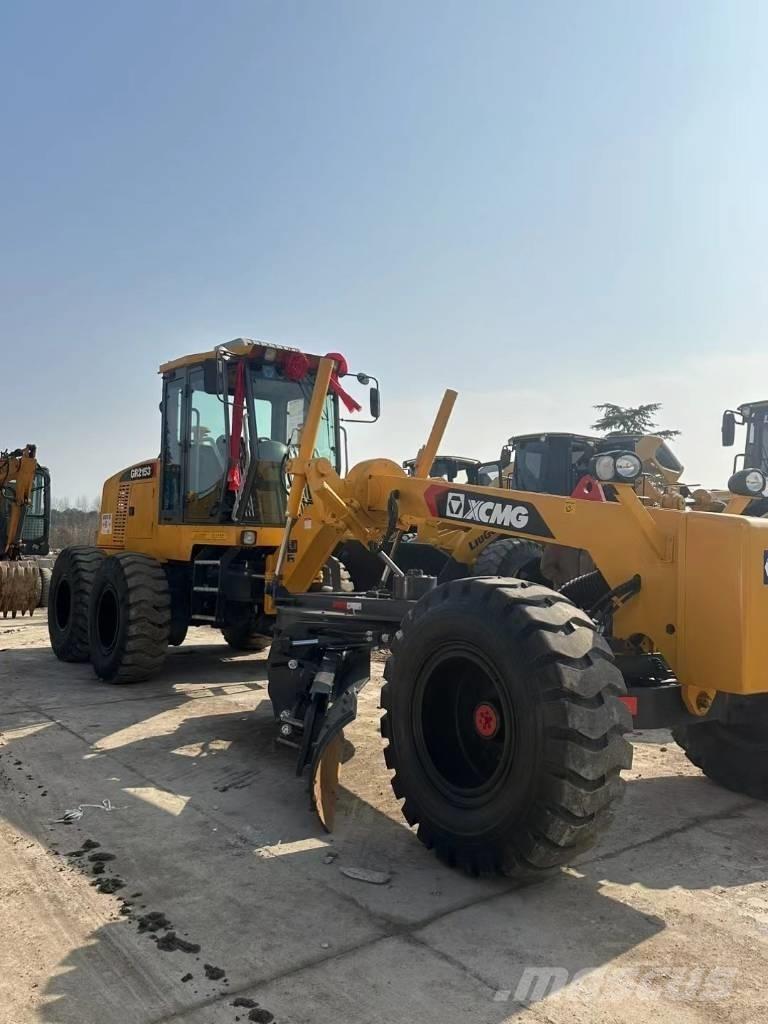 XCMG GR 2153 Greiderid
