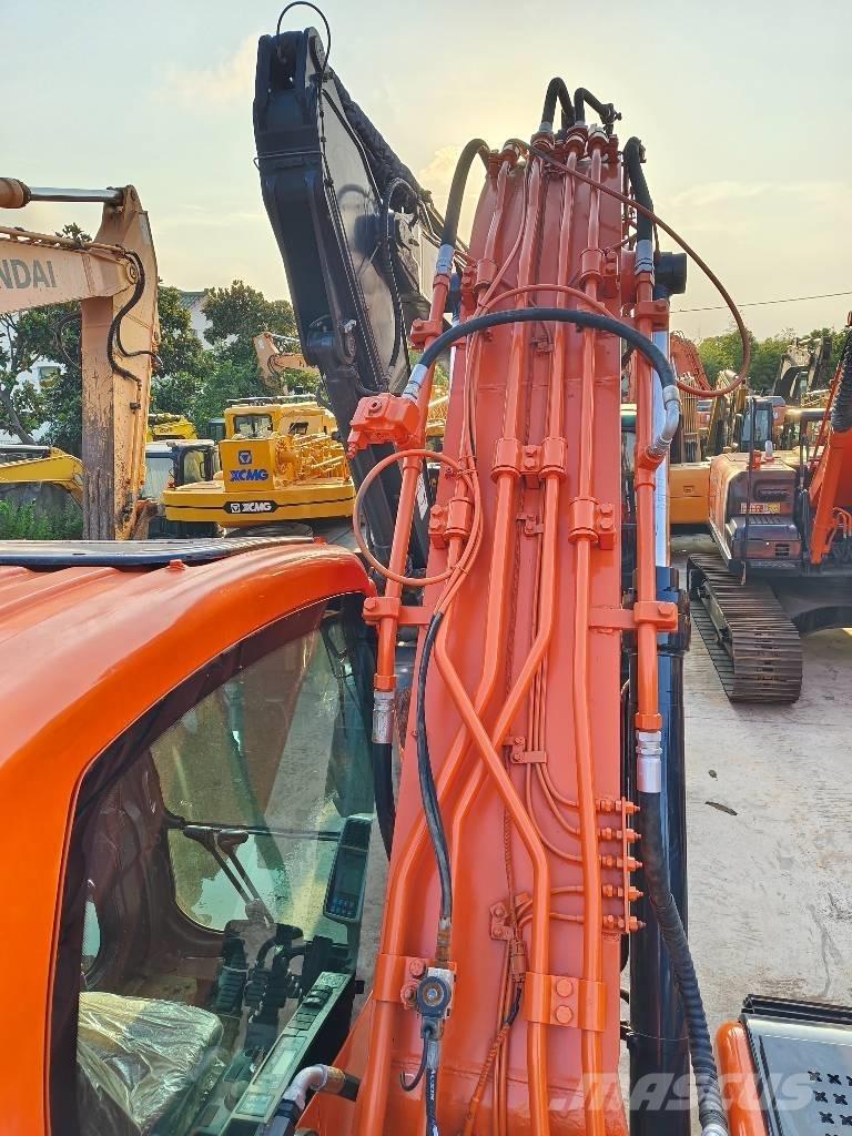 Doosan DX 225 LC Roomikekskavaatorid