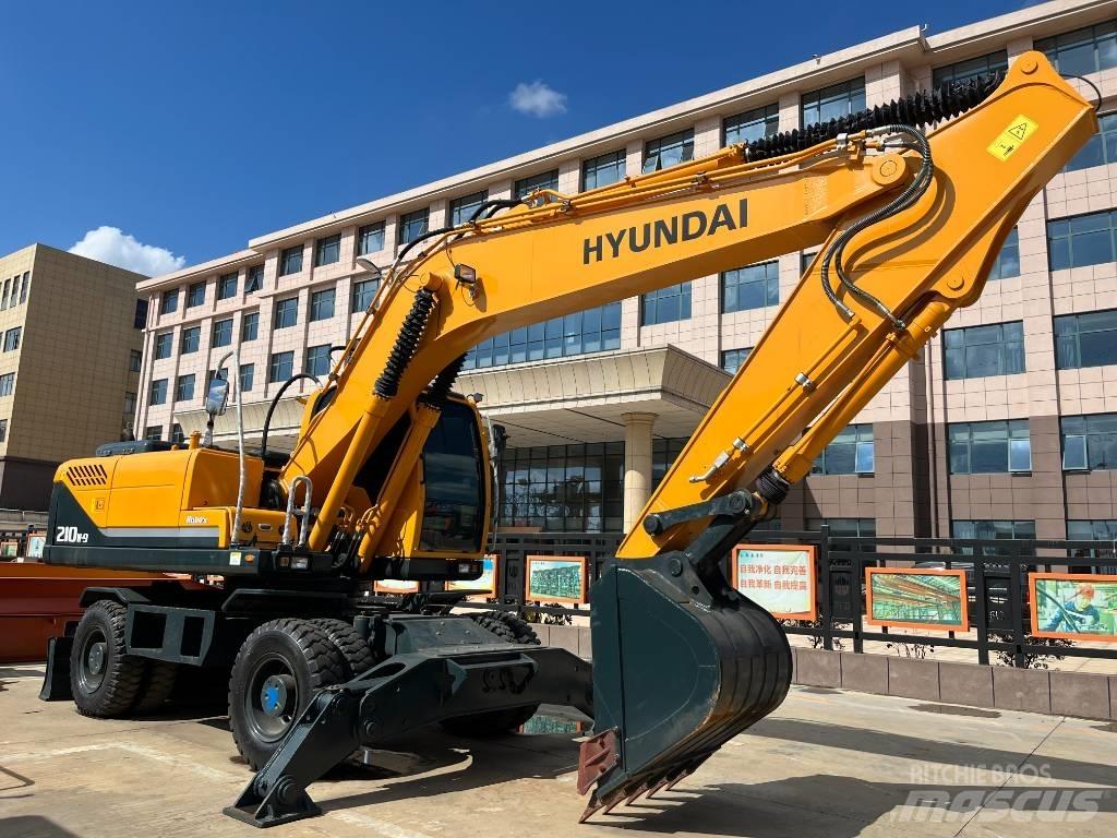Hyundai R210W Ratasekskavaatorid