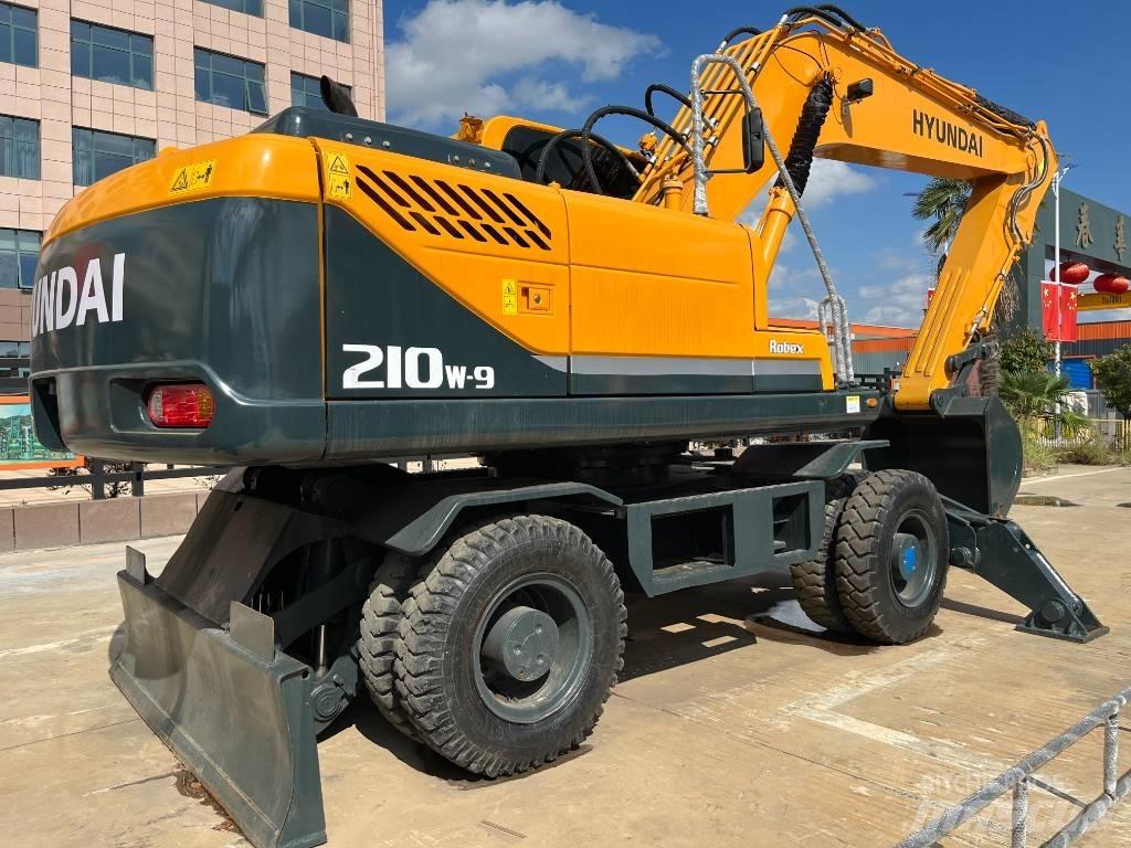 Hyundai R210W Ratasekskavaatorid