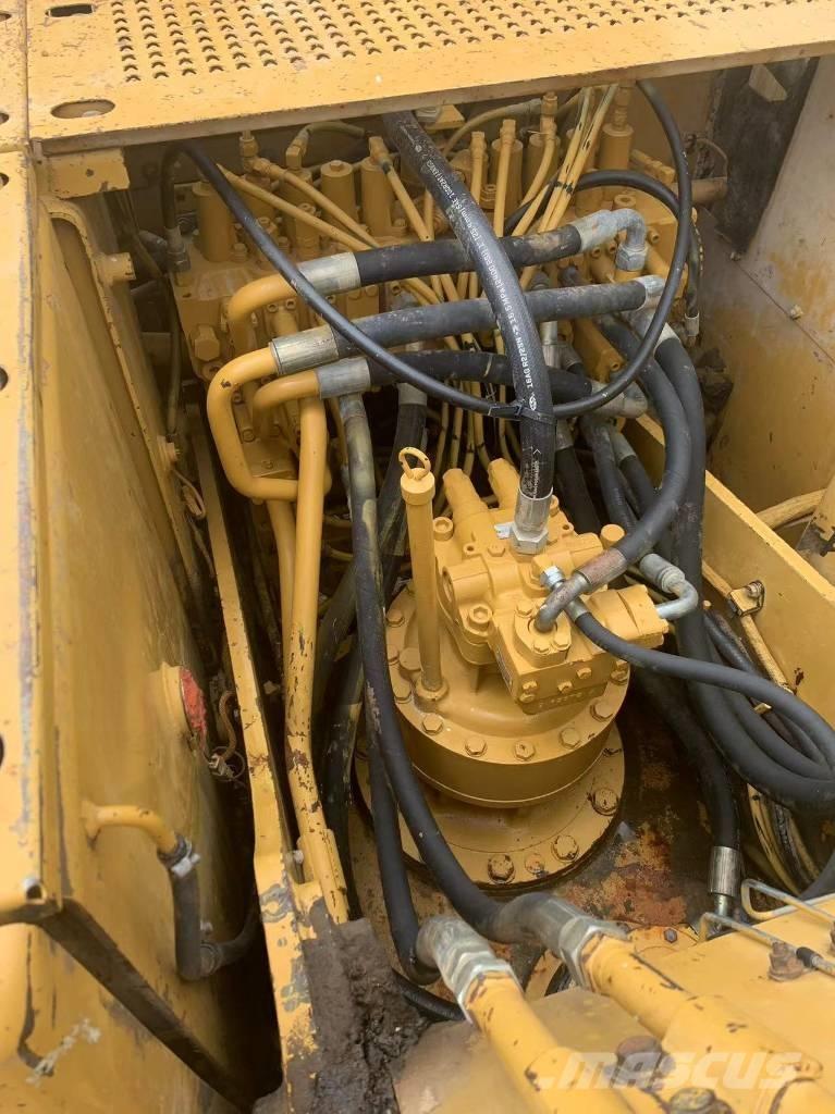 CAT 320 C Roomikekskavaatorid