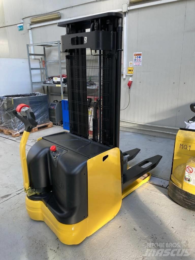 Hyster S 1.6 Järelkäidavad virnastajad