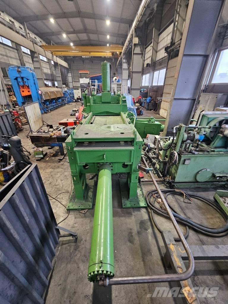  Henschel 30 x 30 Pakipressid