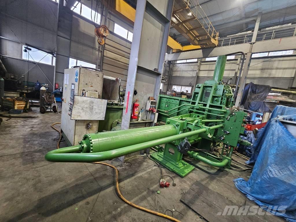  Henschel 30 x 30 Pakipressid