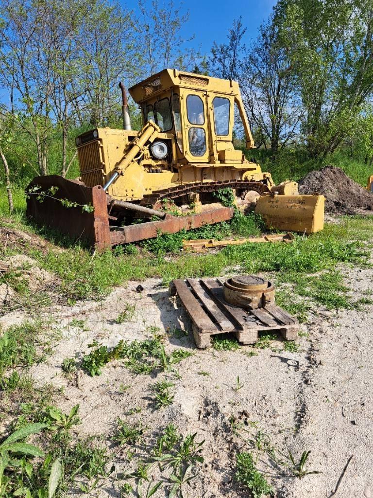 Komatsu D85A Buldooserid