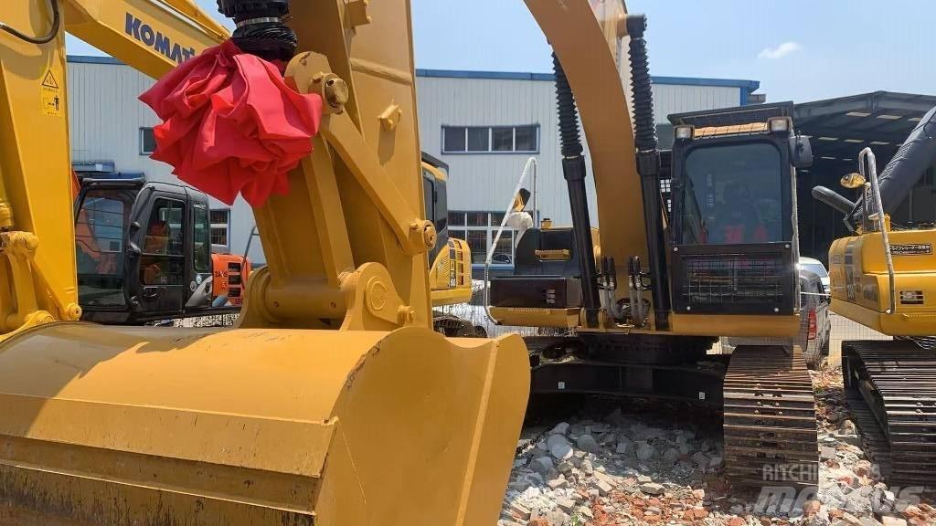 CAT 326D Roomikekskavaatorid