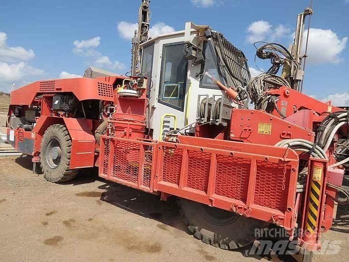 Sandvik DS511-C Vertikaalsed puurmasinad