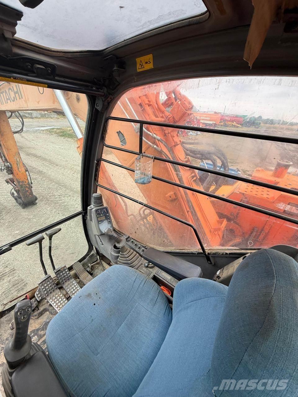 Hitachi ZX135US Roomikekskavaatorid