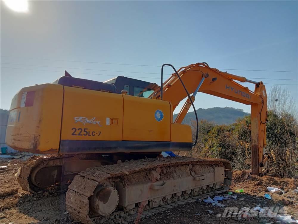 Hyundai R225LC-7 Roomikekskavaatorid