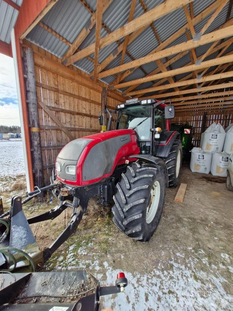Valtra T 151 hitchec Traktorid