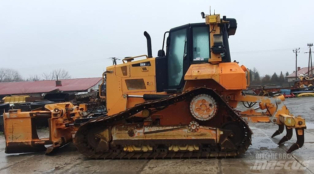CAT D 6 N LGP Buldooserid