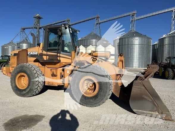 CASE 821C Rataslaadurid