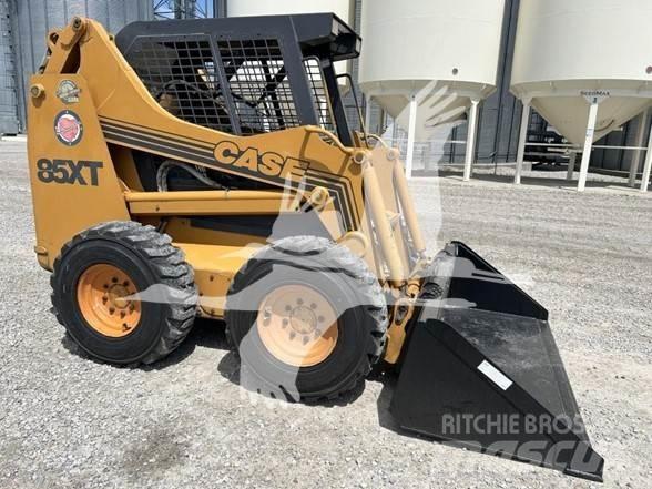 CASE 85XT Kompaktlaadurid