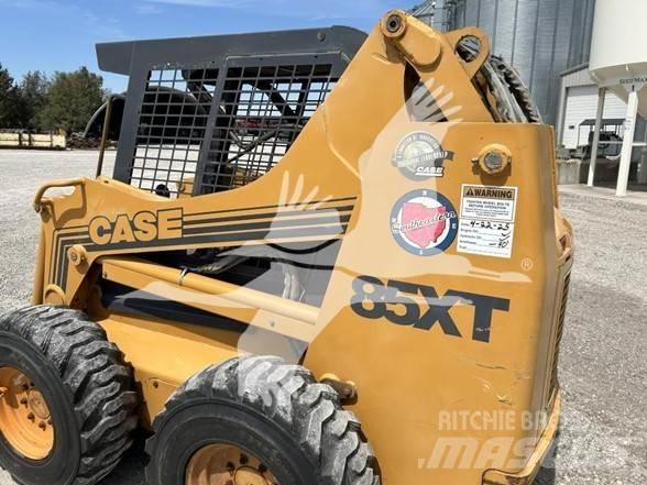 CASE 85XT Kompaktlaadurid