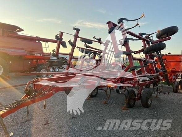 Case IH 4300 Kultivaatorid