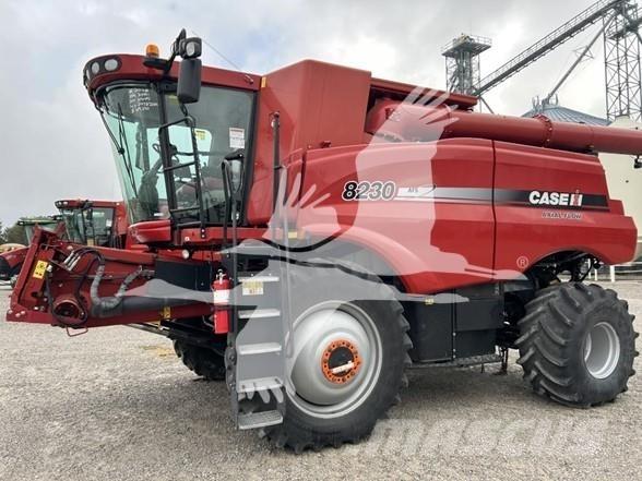 Case IH 8230 Teraviljakombainid