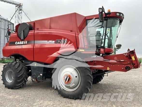 Case IH 8230 Teraviljakombainid