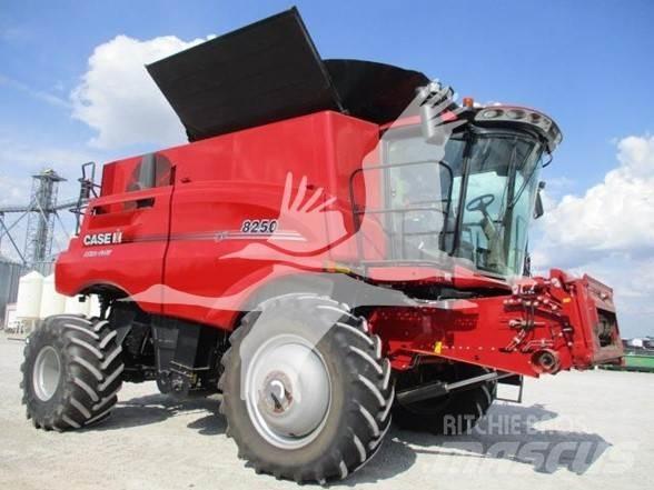 Case IH 8250 Teraviljakombainid