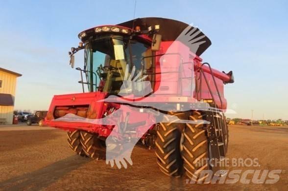 Case IH 8250 Teraviljakombainid