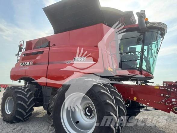 Case IH 8250 Teraviljakombainid
